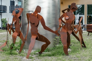 Rost Tanz um die Tonne